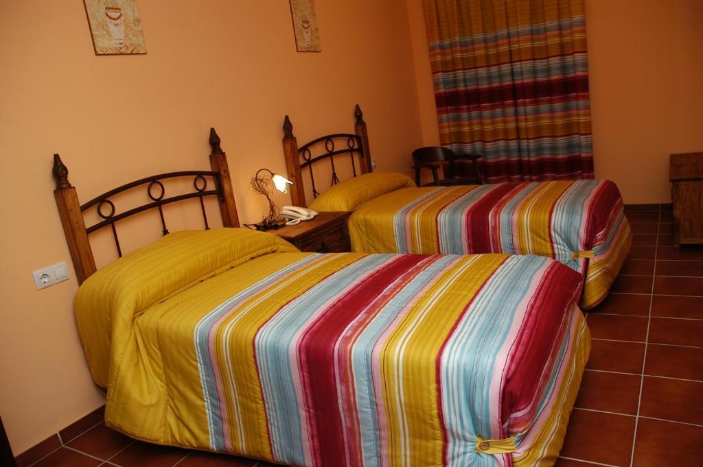 Hotel Rural Los Chaparros Freila Pokoj fotografie